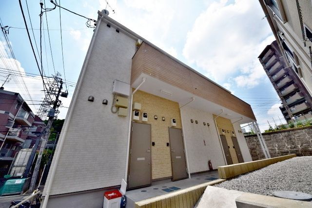 建物外観　★2016年1月に建てられた綺麗でお洒落な物件です★