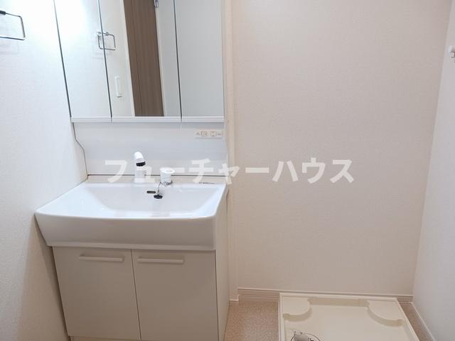 洗面設備　忙しい朝には欠かせない洗面所です