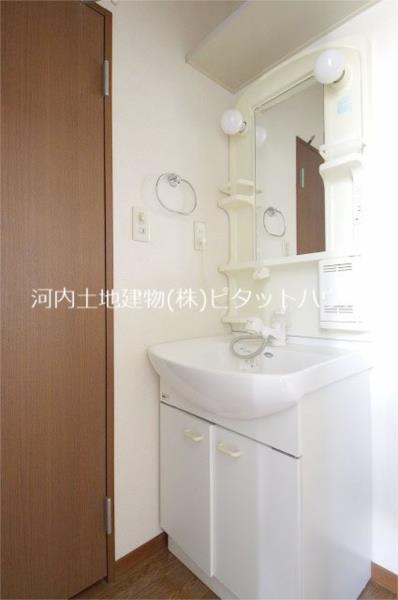 洗面設備　シャワー付洗面台