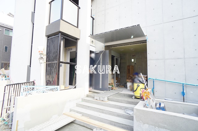 エントランス　帰りが楽しみになる重厚感あるエントランスです♪