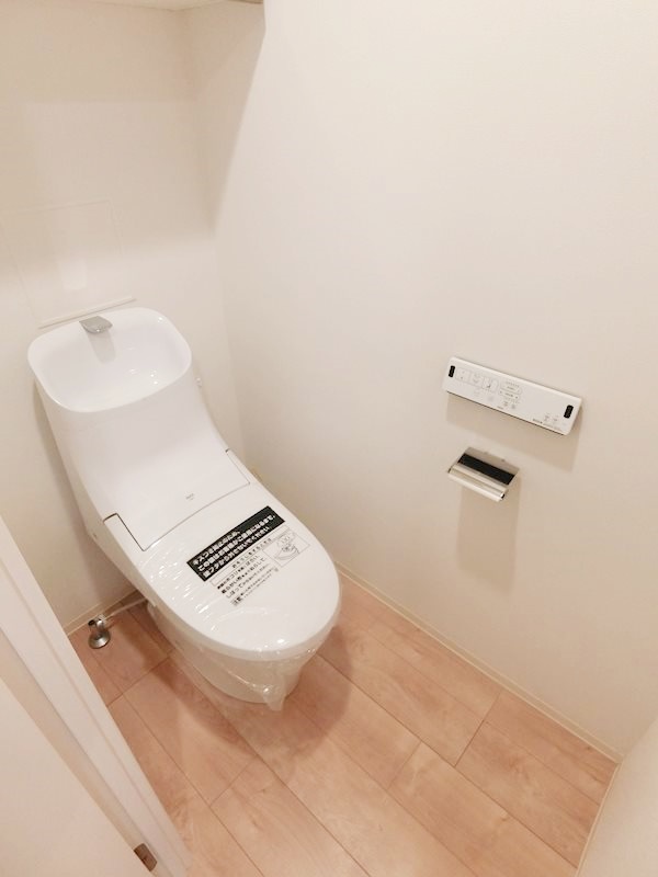 トイレ　嬉しい温水洗浄便座♪