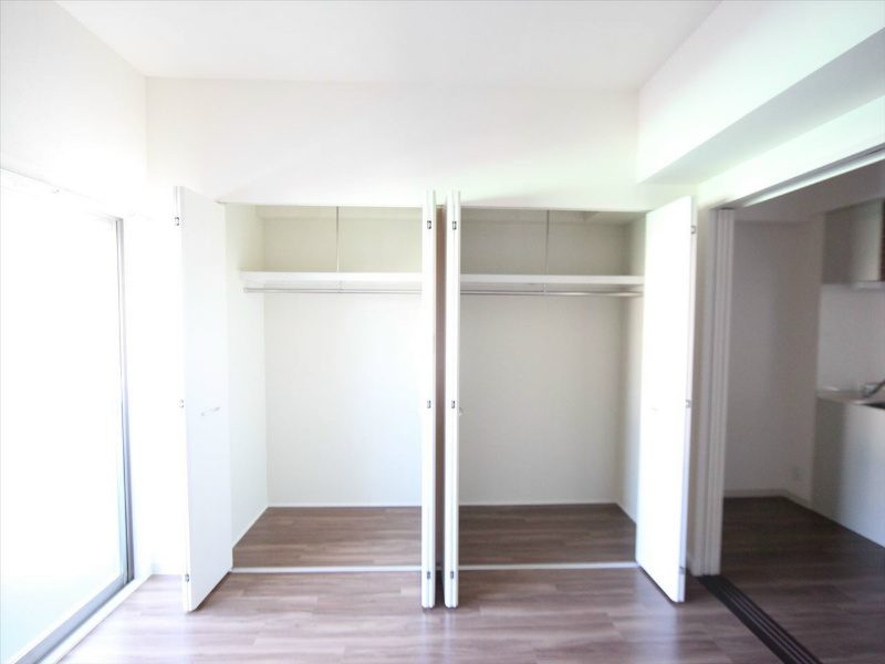 収納　洋室6.1帖　クローゼット付（収納充実してます）