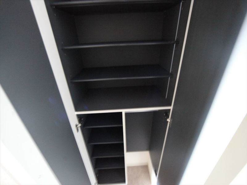 玄関　玄関　シューズボックス付（収納充実してます）