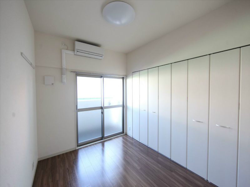 バルコニー　洋室6.1帖　クローゼット付（収納充実してます）