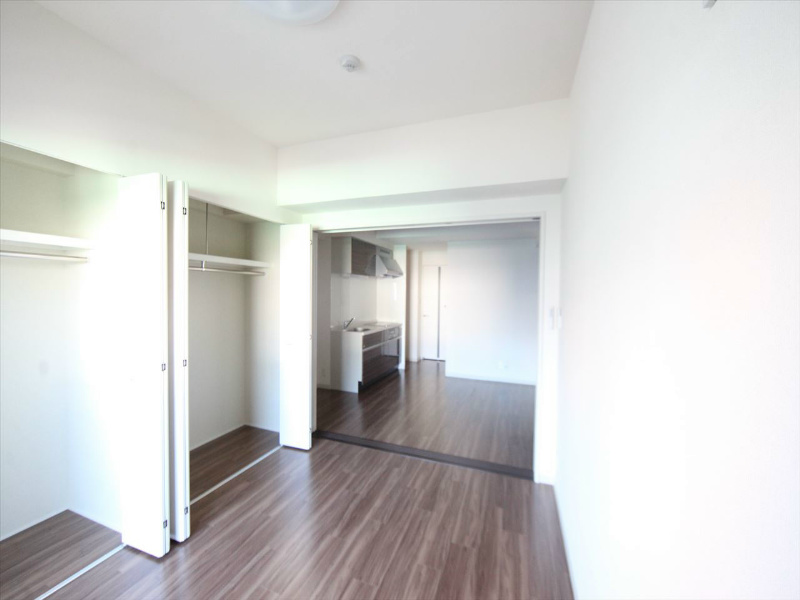 居室・リビング　洋室6.1帖　クローゼット付（収納充実してます）