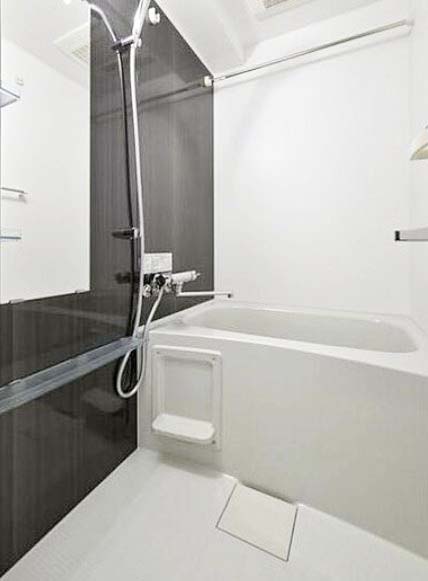 バス・シャワールーム　★ゆったりとできる広さの浴槽★