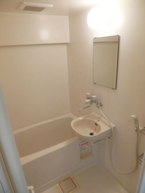 バス・シャワールーム　※他号室参考画像※