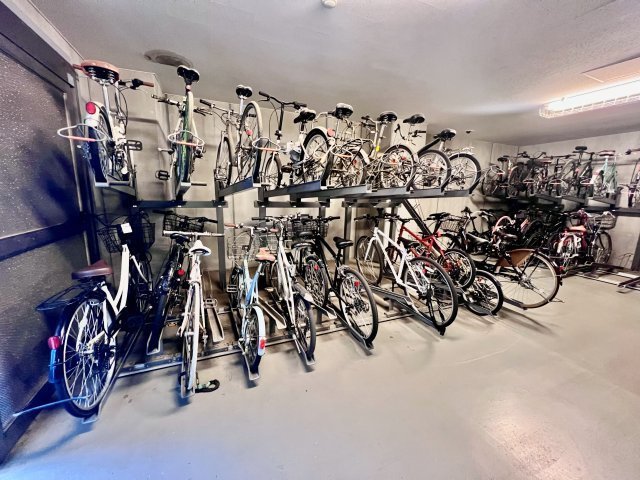 駐車場　■駐輪場■オートロック■防犯カメラ