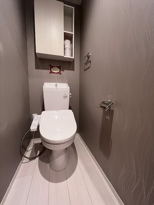 トイレ　※別号室の写真です