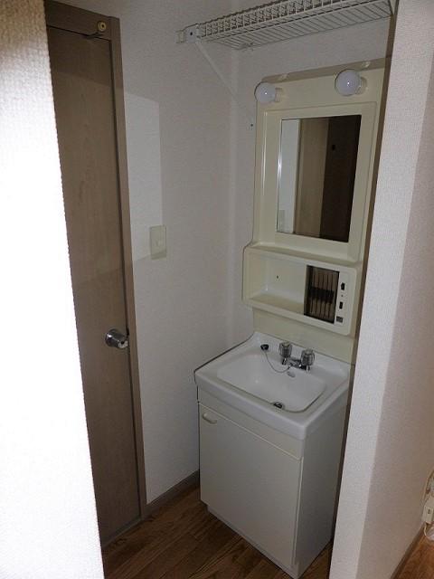 洗面設備　使いやすい洗面所です