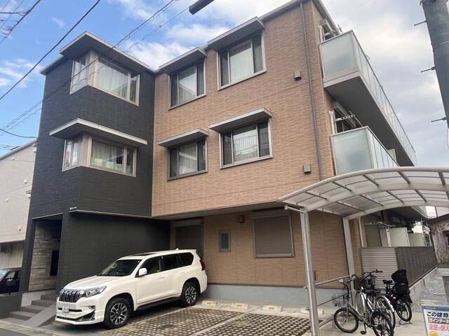 建物外観　オートロック完備