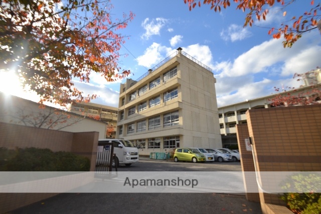 小学校　温品小学校（小学校）まで359m