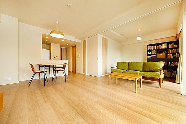 居室・リビング　同物件・別タイプの室内　イメージとして