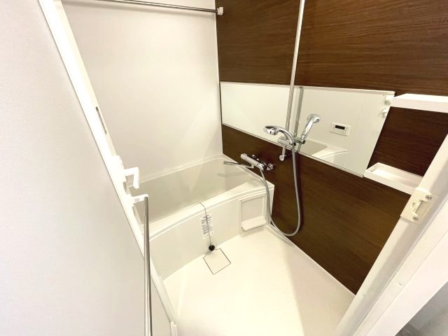 バス・シャワールーム　イメージとして同建物他部屋を表示しています
