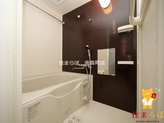 バス・シャワールーム　「見た目じゃなく、心に“しっくりくる”を大切に。」