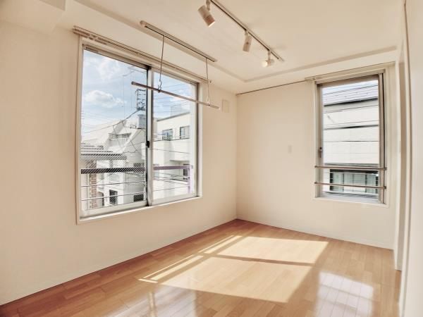 居室・リビング　☆明るい居室☆