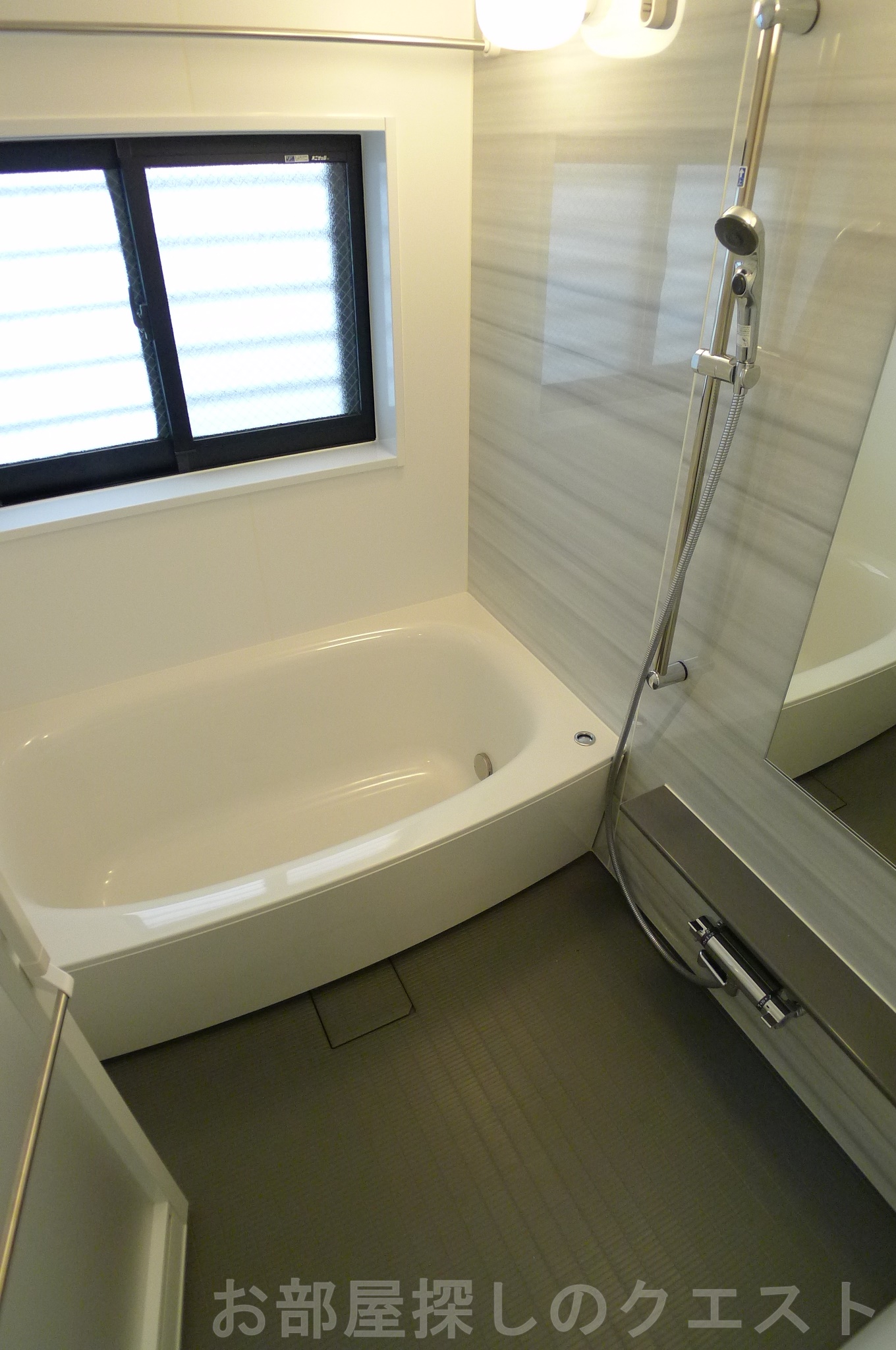 バス・シャワールーム　（写真は同タイプ）