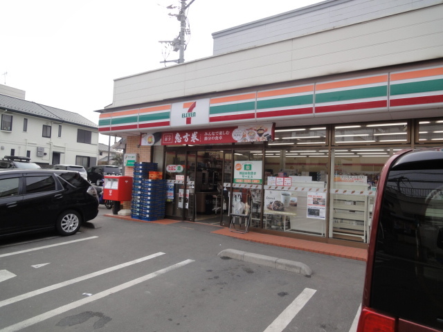 コンビニ　セブンイレブン草加苗塚町店（コンビニ）まで655m