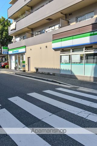 コンビニ　ファミリーマート（コンビニ）まで386m