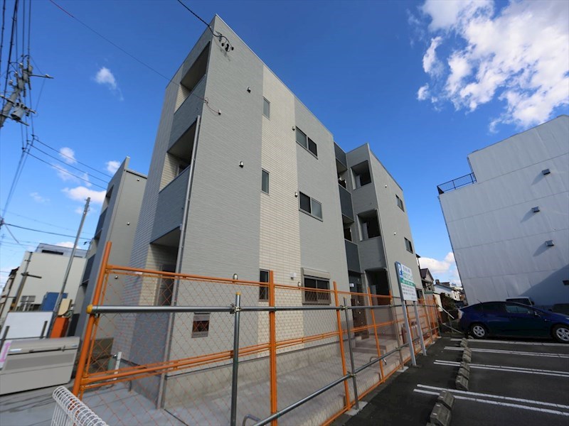 建物外観　外観　オートロック付　宅配ＢＯＸ有り　デザイナーズ