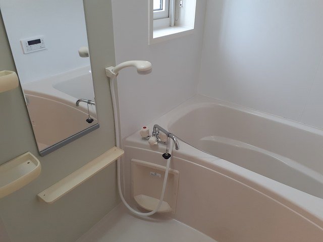 バス・シャワールーム　ゆったり過ごせるお風呂です