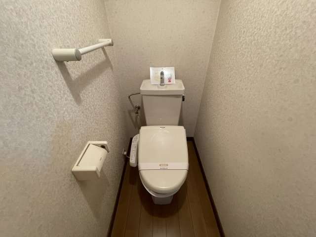 トイレ　別号室別間取りの参考写真です