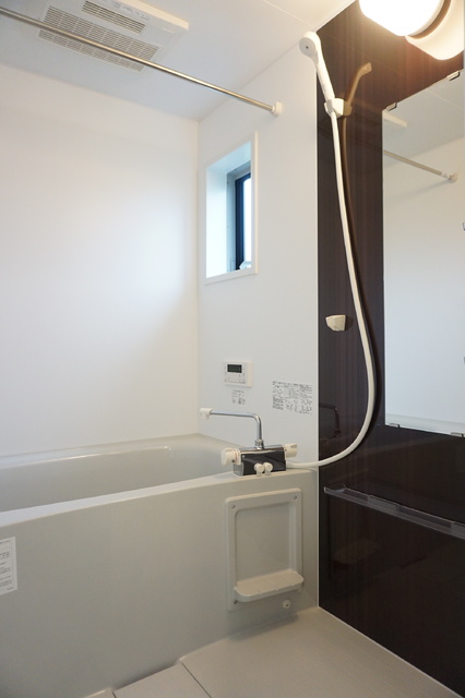 バス・シャワールーム　追焚給湯付きバス