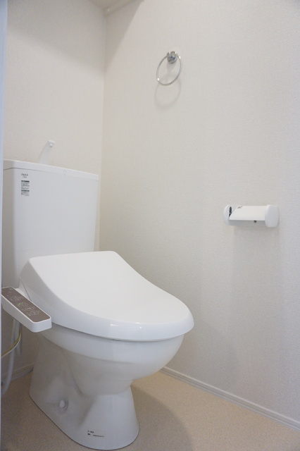 トイレ　温水洗浄便座