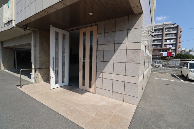 エントランス　エントランス