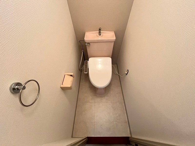 トイレ　※別号室の写真使用中