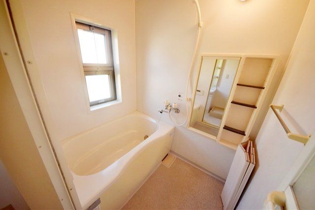 バス・シャワールーム　★窓付きのバスルーム★