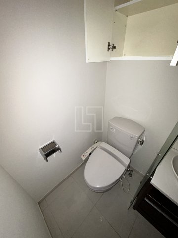 トイレ　アーデン京町堀ウエスト　温水洗浄便座