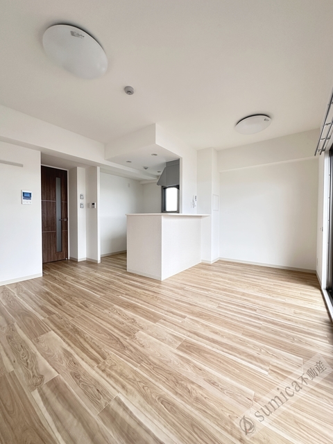 居室・リビング　１２．３帖のゆったりしたリビング♪