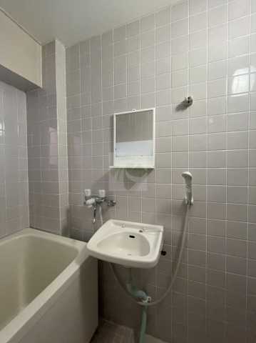 洗面設備　峰マンション（参考反転間取り）