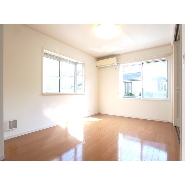 居室・リビング　床暖房つき