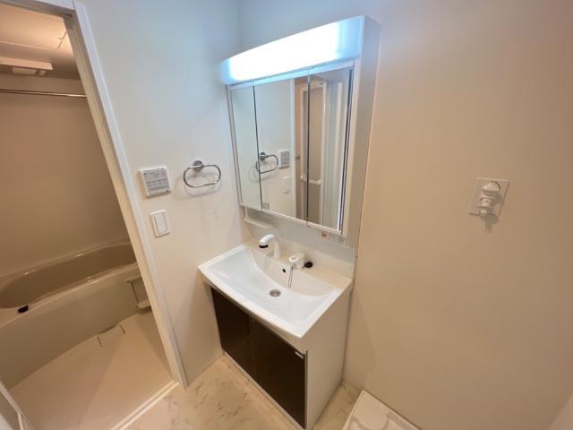 洗面設備　洗髪洗面化粧台