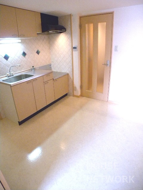 居室・リビング　四条烏丸徒歩3分、3点セパレートの1ＤＫ物件