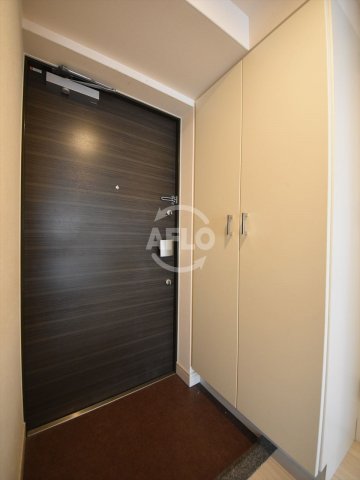 玄関　プレサンス中之島アティレ　玄関