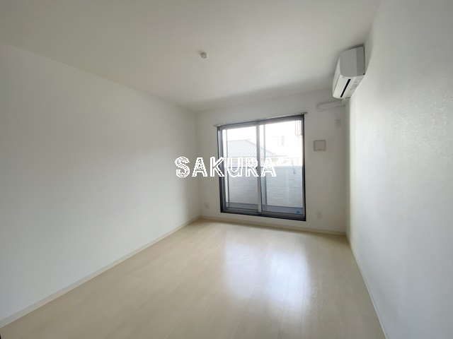 居室・リビング　こちらのリビングで趣味の時間をお楽しみください♪