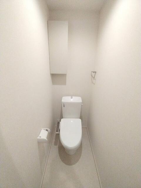 トイレ　建築中の写真となります。