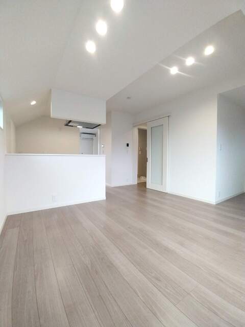 居室・リビング　建築中の写真となります。