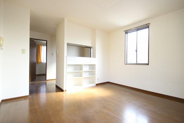 居室・リビング　別号室の写真です