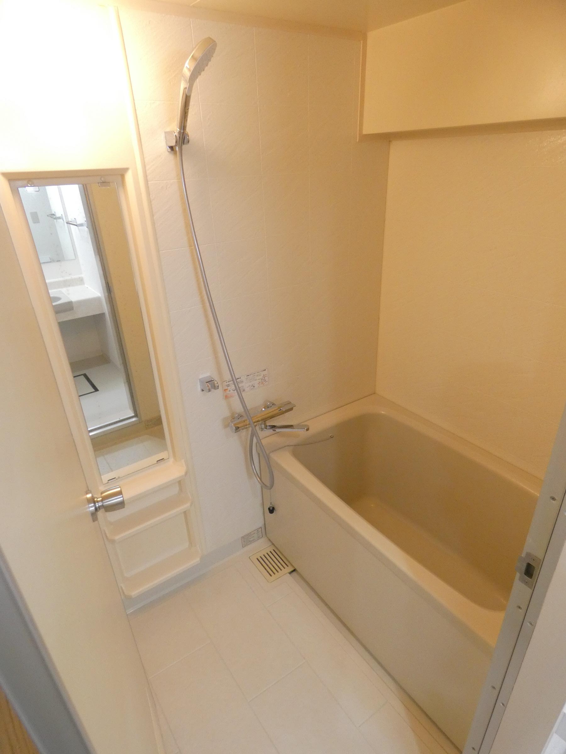 バス・シャワールーム　バスルーム