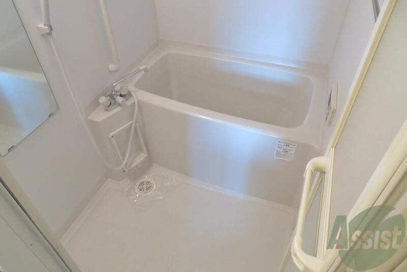 バス・シャワールーム　洗い場も広さがしっかりある浴室です。のんびりできます。