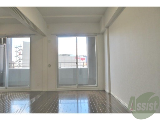 その他部屋・スペース　寝室も広さがしっかりあります。明るいお部屋ですよねー。