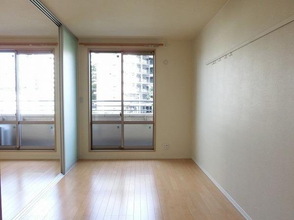 その他部屋・スペース　明るい洋室！