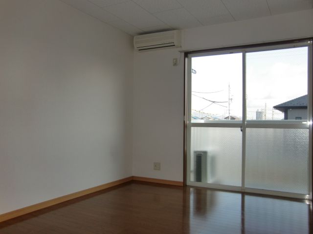 居室・リビング　エアコン付です。