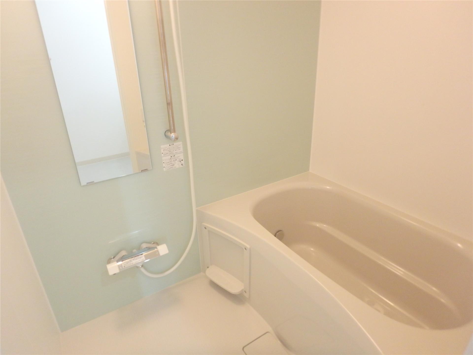 バス・シャワールーム　浴室乾燥機・追焚機能付きのお風呂です