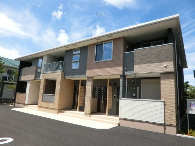 建物外観　2018年完成、更新料が無料です