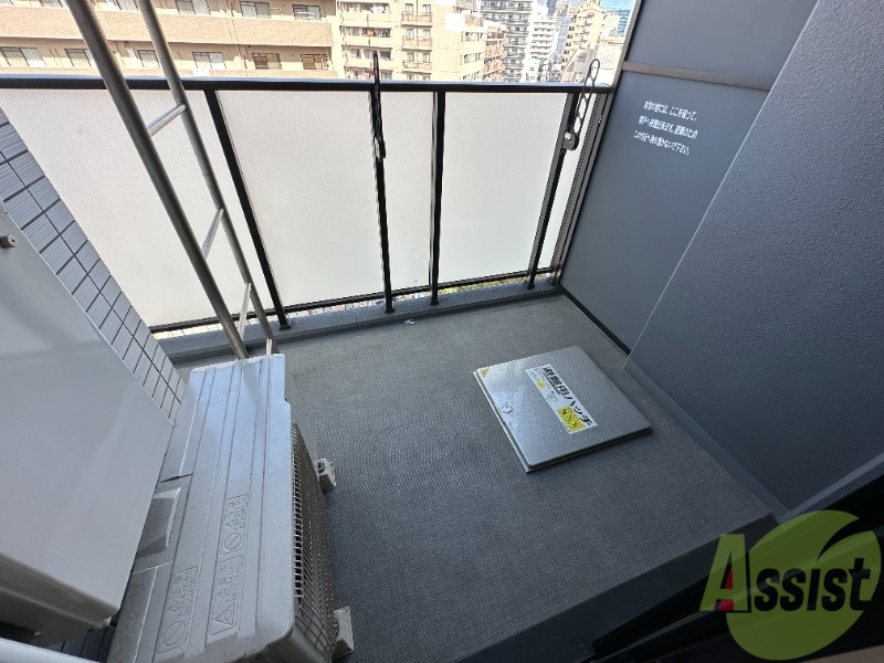 バルコニー　明るいバルコニーです